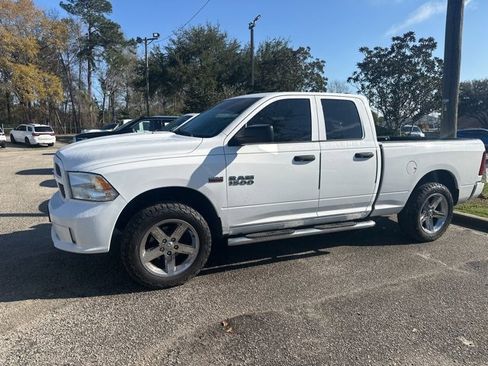 Used 2017 RAM 1500 Express image 2