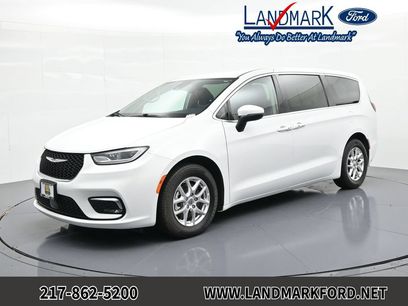 Used 2023 Chrysler Pacifica Touring-L