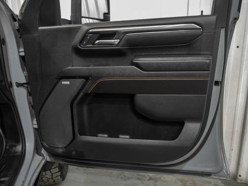 Used 2024 GMC Sierra 2500 AT4 w/ AT4 Premium Plus Package AWD/4WD image 43