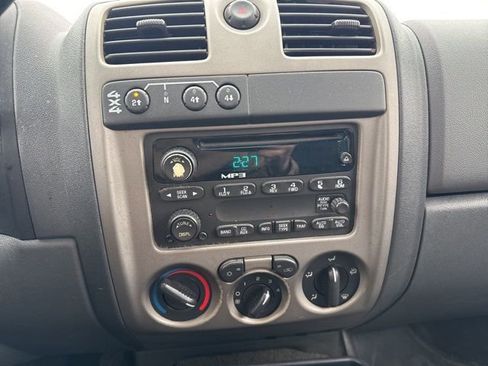 Used 2005 Chevrolet Colorado LS image 29