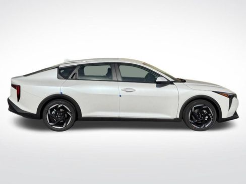 New 2025 Kia K4 EX FWD image 2