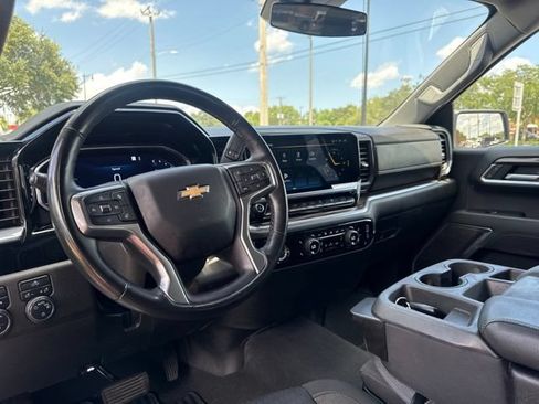 Used 2023 Chevrolet Silverado 1500 LT AWD/4WD image 22