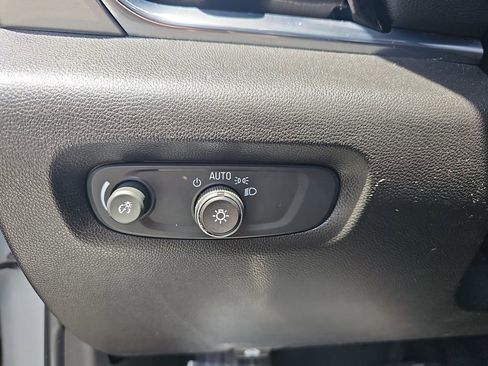 Used 2020 Chevrolet Traverse LS FWD image 31