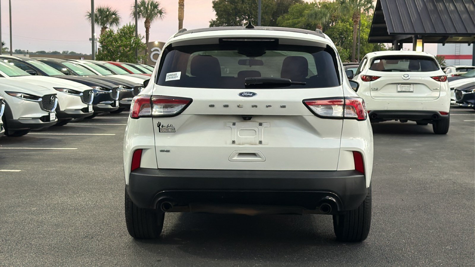 Used 2021 Ford Escape SE w/ SE Sport Appearance Package FWD image 5