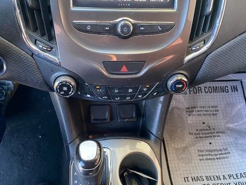 Used 2017 Chevrolet Cruze LT w/ Convenience Package image 16