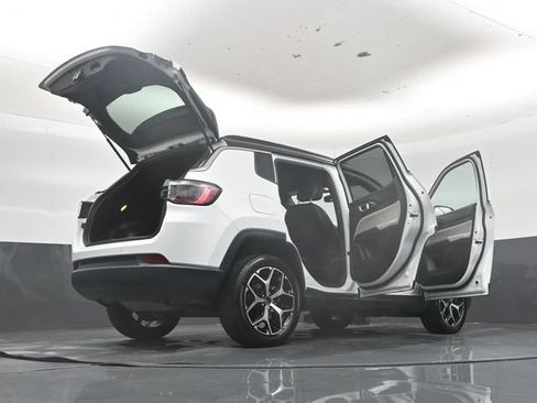 Used 2025 Jeep Compass Limited AWD/4WD image 60