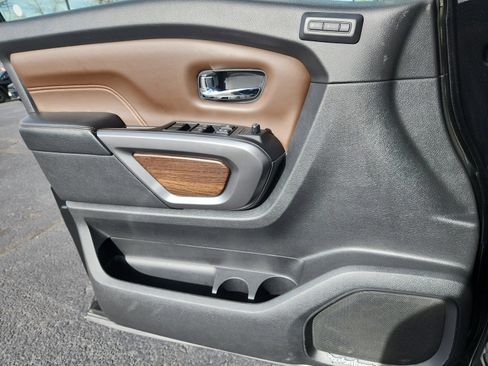Used 2017 Nissan Titan Platinum Reserve image 13