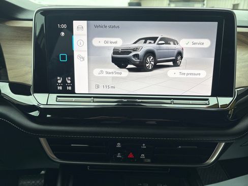 Used 2024 Volkswagen Atlas SE image 19
