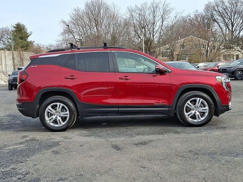 Used 2022 GMC Terrain SLE w/ Driver Convenience Package image 7