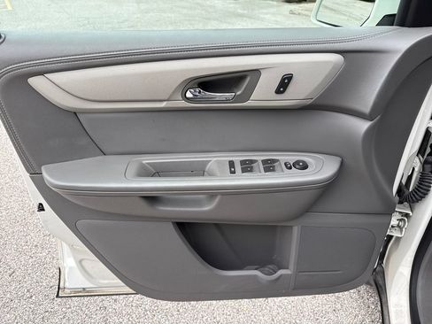 Used 2015 Chevrolet Traverse LT FWD image 13
