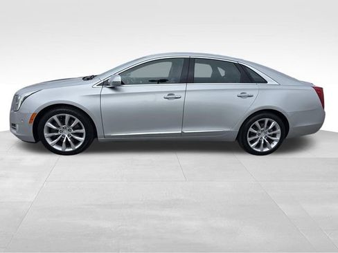 Used 2017 Cadillac XTS Luxury image 4