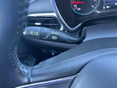 Used 2020 Chevrolet Equinox LT image 23