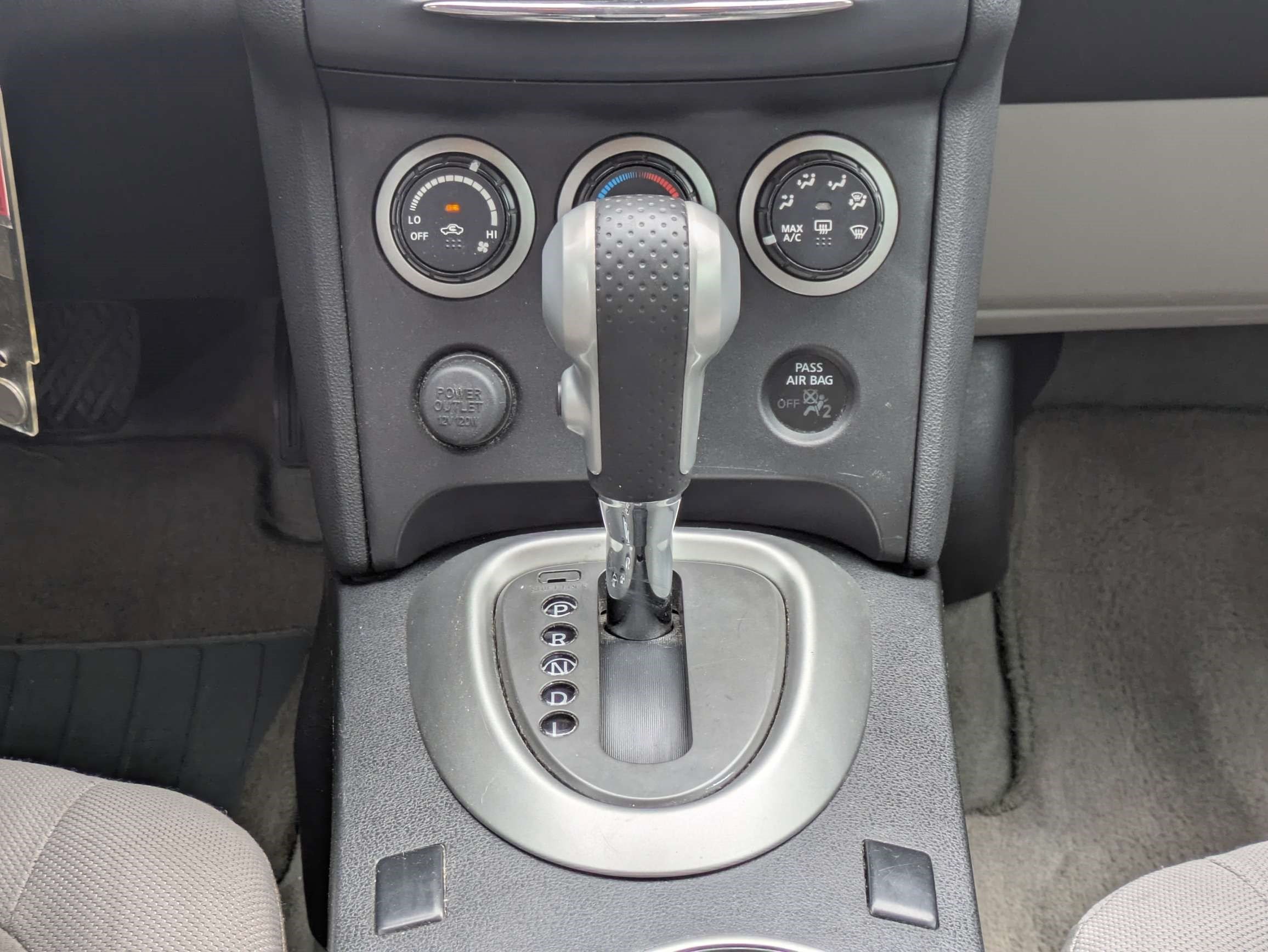 Used 2013 Nissan Rogue S FWD image 19