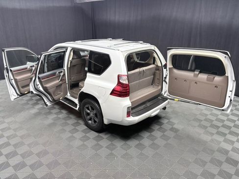 Used 2013 Lexus GX 460 Premium AWD/4WD image 19