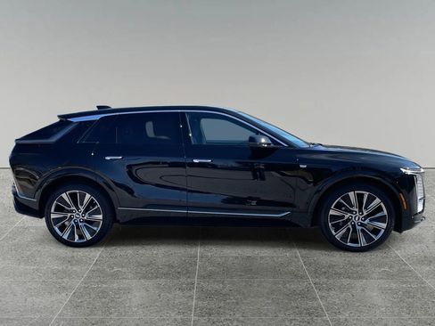 New 2026 Cadillac Lyriq Signature Luxury image 6