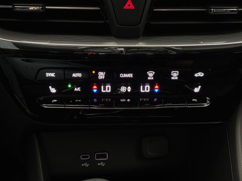 New 2026 Buick Encore GX Avenir w/ Avenir Technology Package AWD/4WD image 26