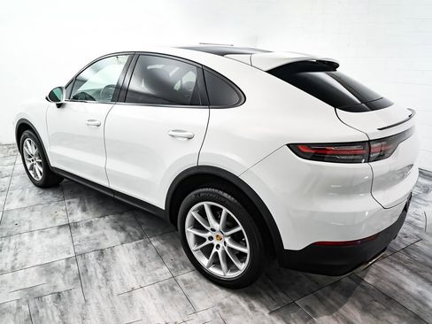 Used 2022 Porsche Cayenne Coupe image 4