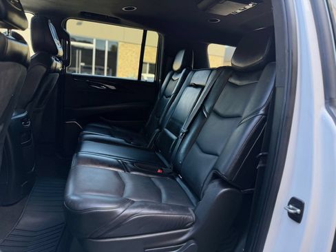 Used 2019 Cadillac Escalade ESV Platinum AWD/4WD image 13