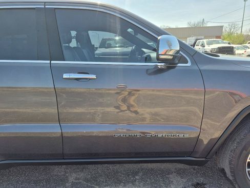 Used 2018 Jeep Grand Cherokee Limited AWD/4WD image 10