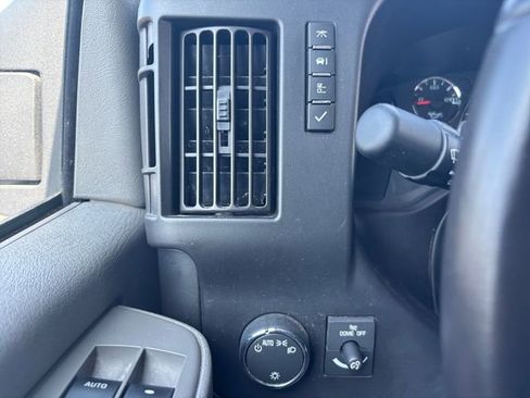 Used 2021 Chevrolet Express 3500 w/ Power Convenience Package image 16