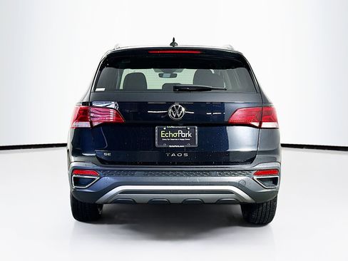 Used 2024 Volkswagen Taos SE image 7