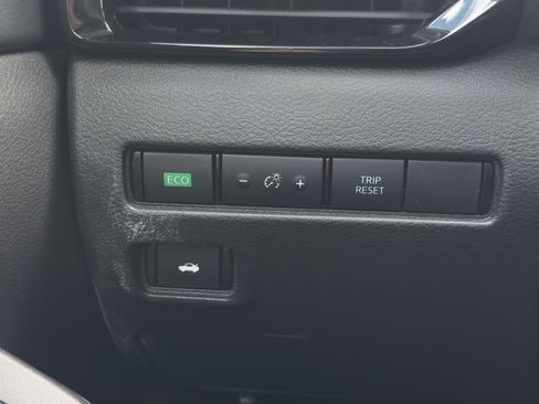 Used 2024 Nissan Sentra SV FWD image 20