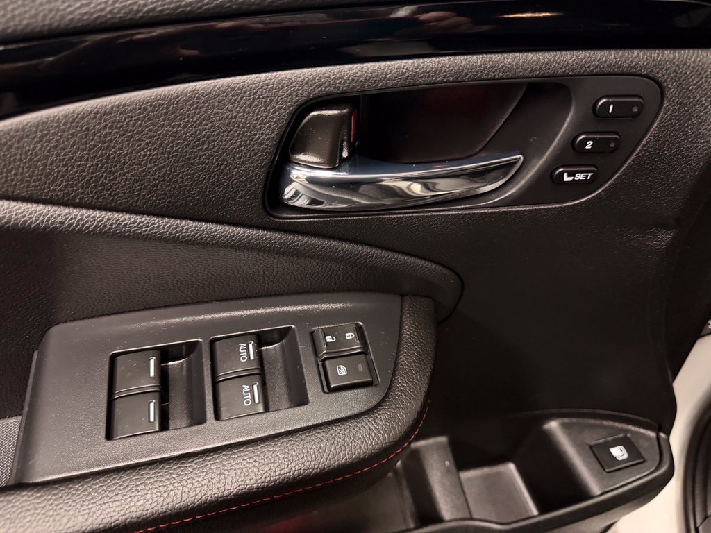 Used 2025 Honda Ridgeline Black Edition image 14