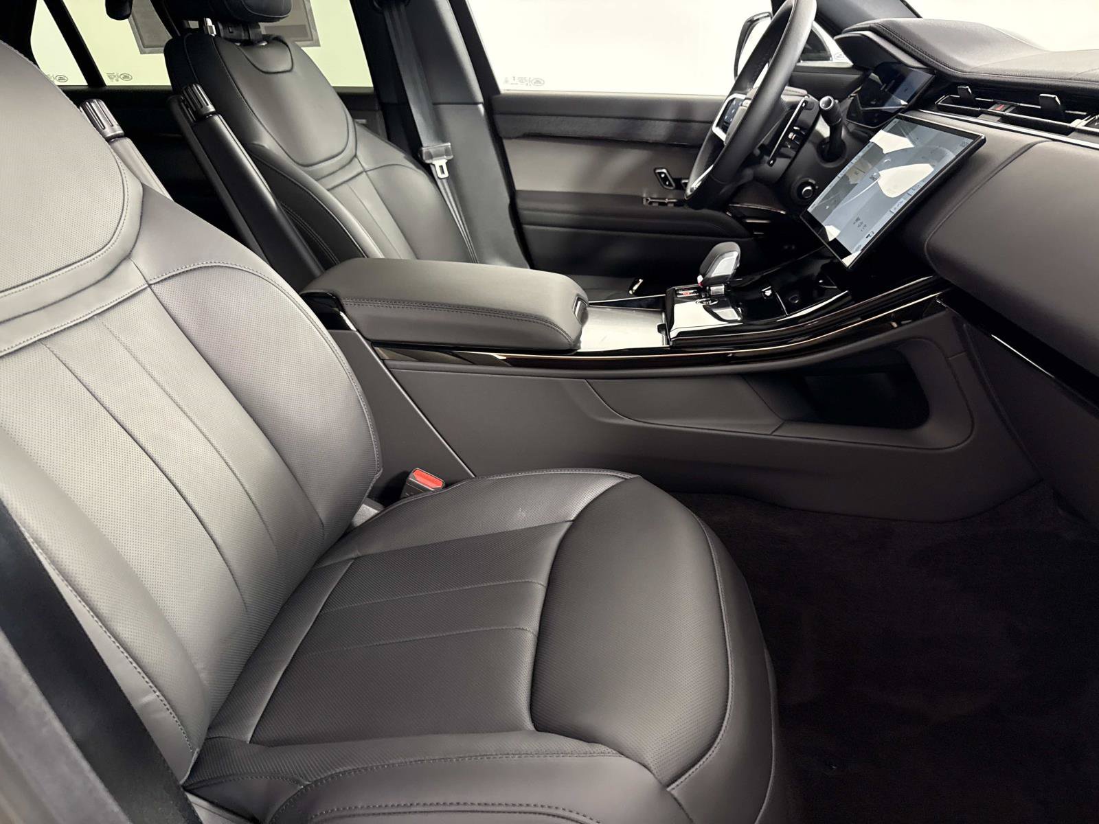 New 2027 Land Rover Range Rover Sport SE AWD/4WD image 10