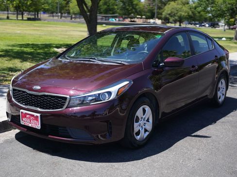 Used 2018 Kia Forte LX FWD image 1