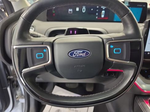 Used 2025 Ford Expedition Platinum AWD/4WD image 18