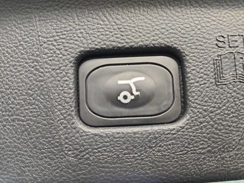 Used 2024 Ford Edge Titanium AWD/4WD image 13
