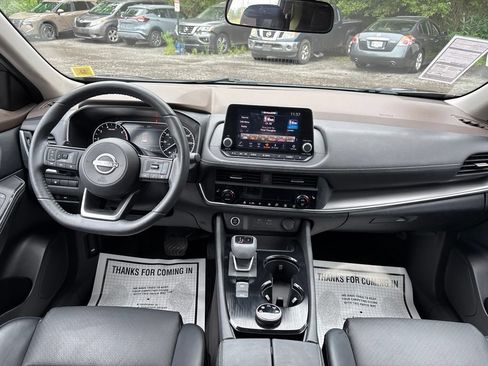 Certified 2023 Nissan Rogue SV w/ SV Premium B Package AWD/4WD image 16