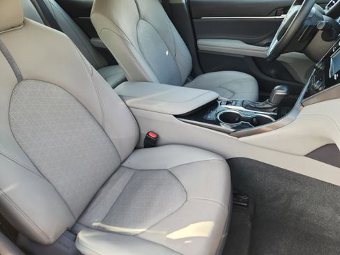 Used 2018 Toyota Camry XSE w/ Protection Package (Q2) FWD image 6