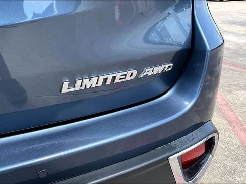 Used 2019 Toyota Highlander Limited Platinum AWD/4WD image 10