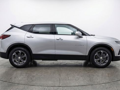 Used 2025 Chevrolet Blazer LT image 11