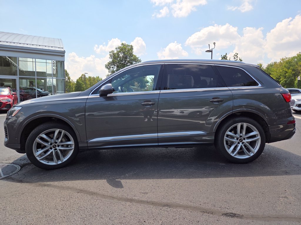 Certified 2025 Audi Q7 3.0T Premium Plus AWD/4WD image 23