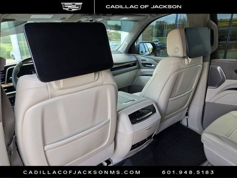 Used 2022 Cadillac Escalade Sport Platinum AWD/4WD image 7