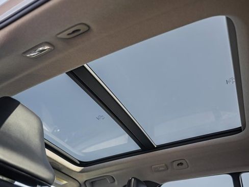 Certified 2025 Volvo XC40 B5 Plus image 34