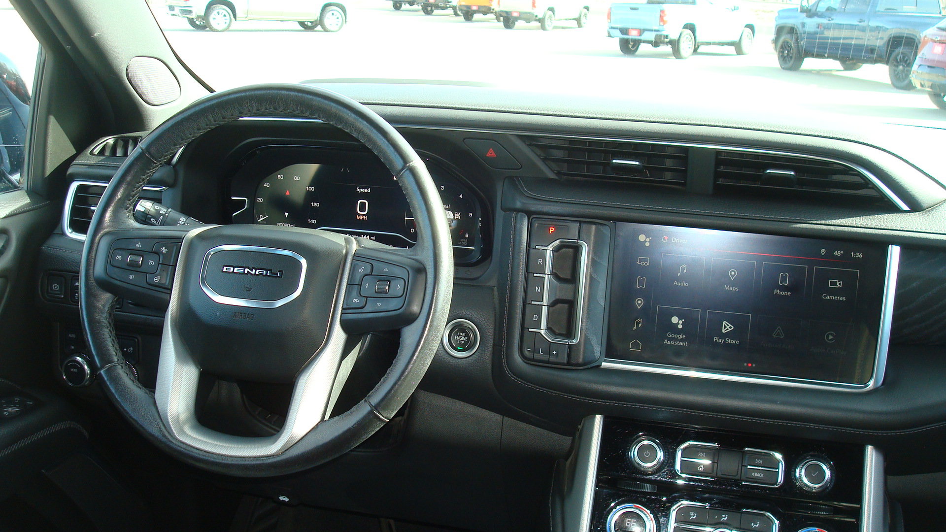 Used 2022 GMC Yukon Denali AWD/4WD image 10