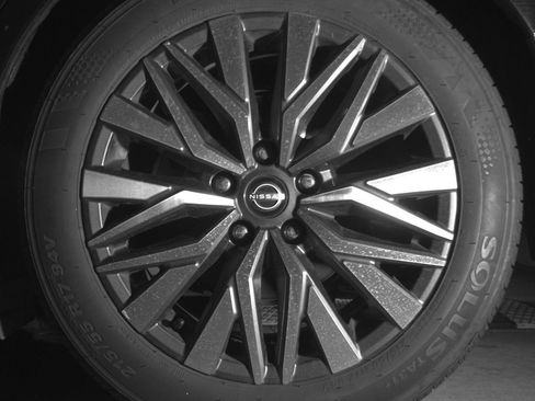 Used 2025 Nissan Altima 2.5 SV image 14