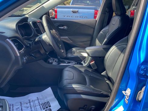 Used 2022 Jeep Cherokee Limited w/ Mopar Interior Package image 5