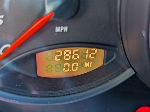 Used 2000 Porsche Boxster RWD image 21