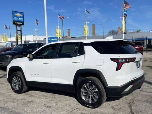 New 2025 Chevrolet Equinox LT image 24