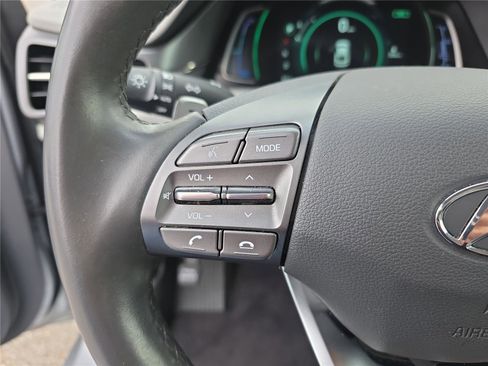 Used 2020 Hyundai Ioniq SE image 22