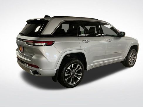 Used 2023 Jeep Grand Cherokee Overland AWD/4WD image 7