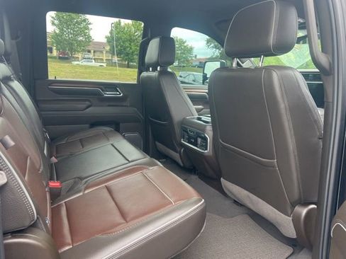 Used 2024 GMC Sierra 2500 Denali w/ Technology Package AWD/4WD image 17