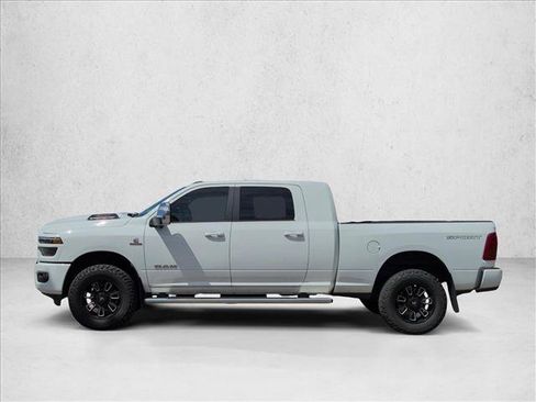Used 2025 RAM 3500 Laramie w/ Sport Appearance Package AWD/4WD image 8