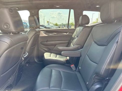 Used 2021 Cadillac XT6 Premium Luxury AWD/4WD image 11