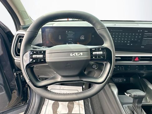 New 2026 Kia Sorento LX FWD image 11