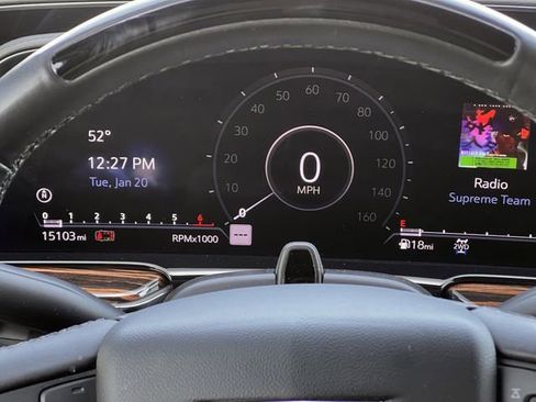 Certified 2024 Cadillac Escalade Premium Luxury image 17